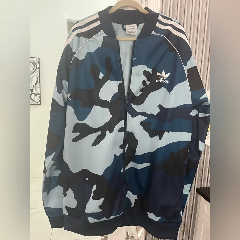 Boys Addidas jacket - Picture 2 of 2